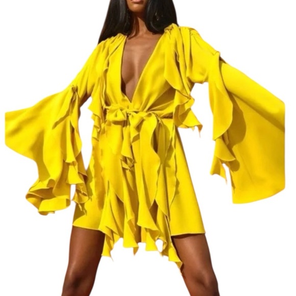 Andrea Iyamah size 6 (S) NWT Bright Yellow Long Sleeve romper with shorts - Picture 1 of 15